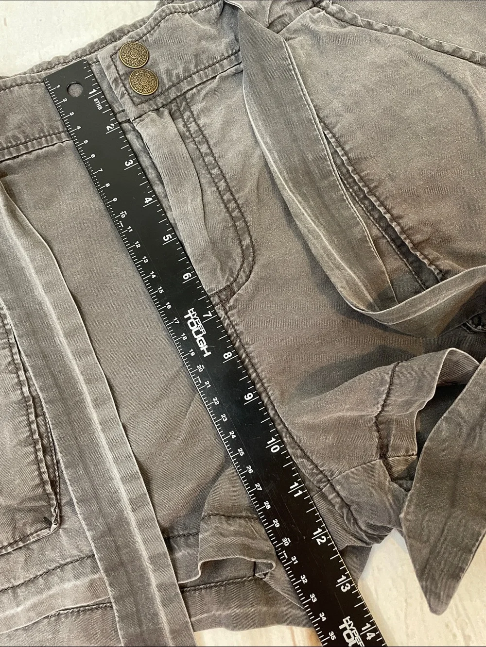 Free People Shorts Casual Tie-Belt Size 8 Charcoal Gray 100% Tencel Distressed